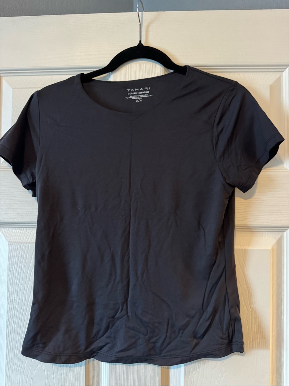 Tahari Black Short Sleeve Crewneck Tee